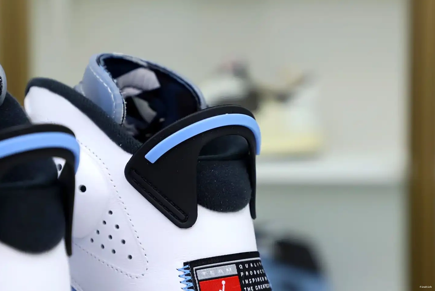 HOME' RETRO AIR JORDAN 6 'UNC 0405